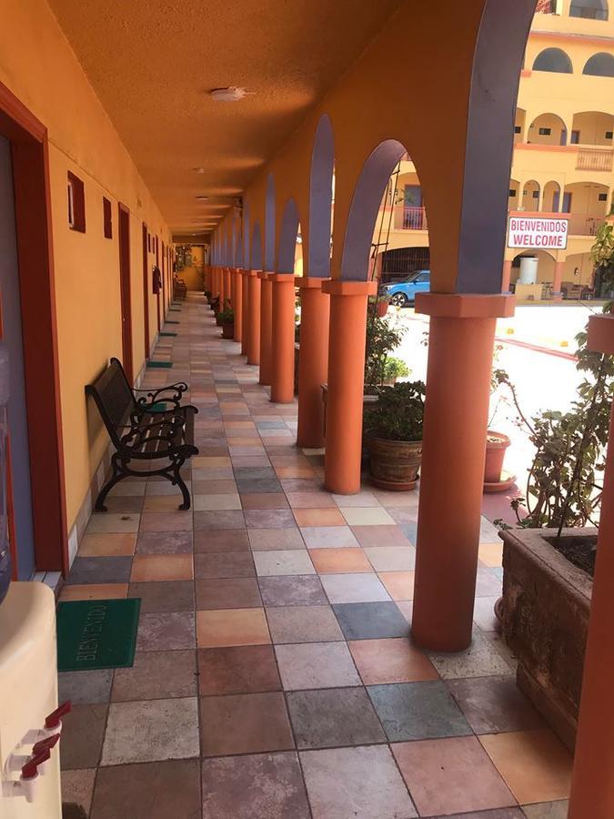 Hotel Sevilla ティファナ エクステリア 写真